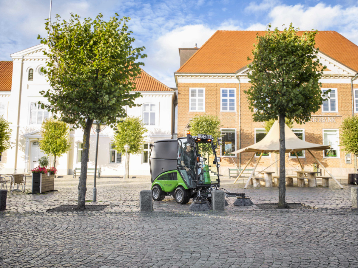 Balayeuse de voirie - CITY RANGER 2260 Balayeuse de voirie