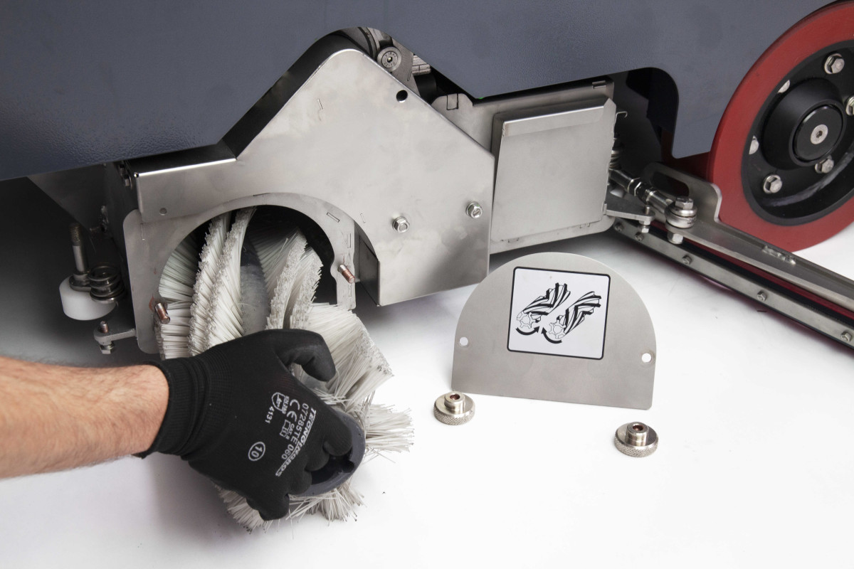 E110-R | BALAYEUSE-LAVEUSE AUTOPORTÉE Autolaveuses