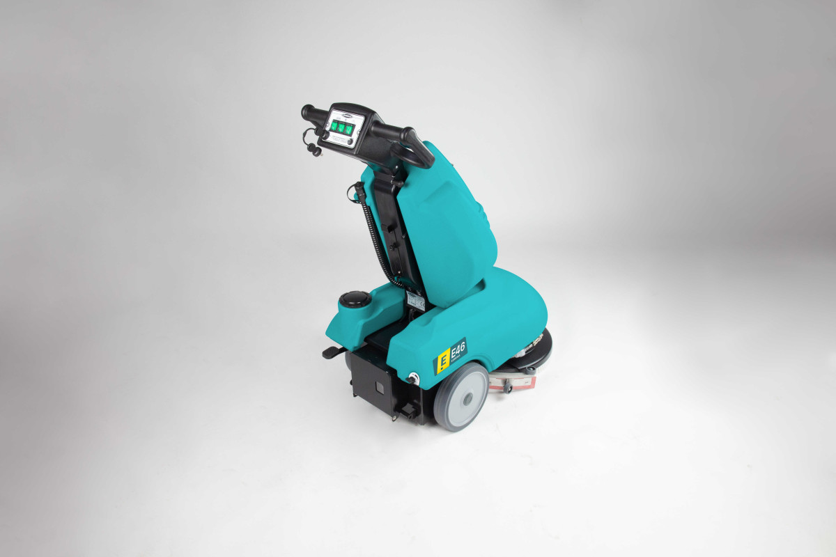 E46 AUTOLAVEUSE AUTOTRACTEE Autolaveuses