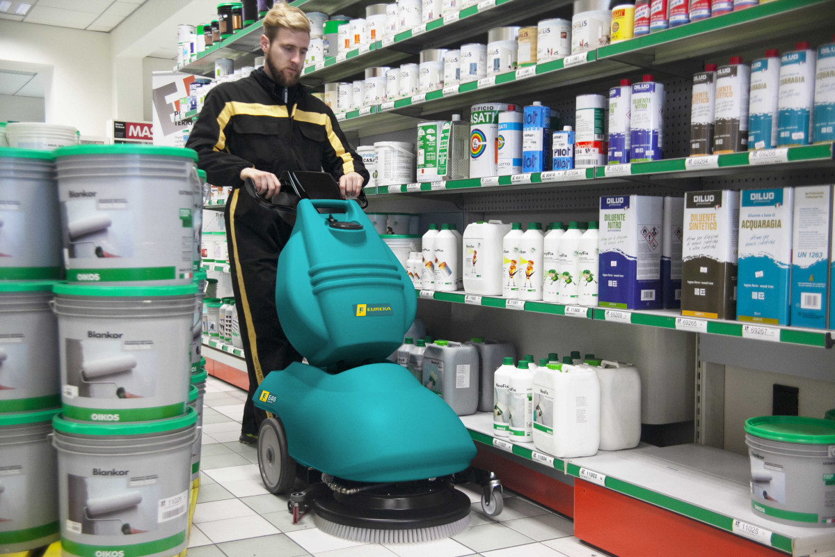 E46 AUTOLAVEUSE AUTOTRACTEE Autolaveuses