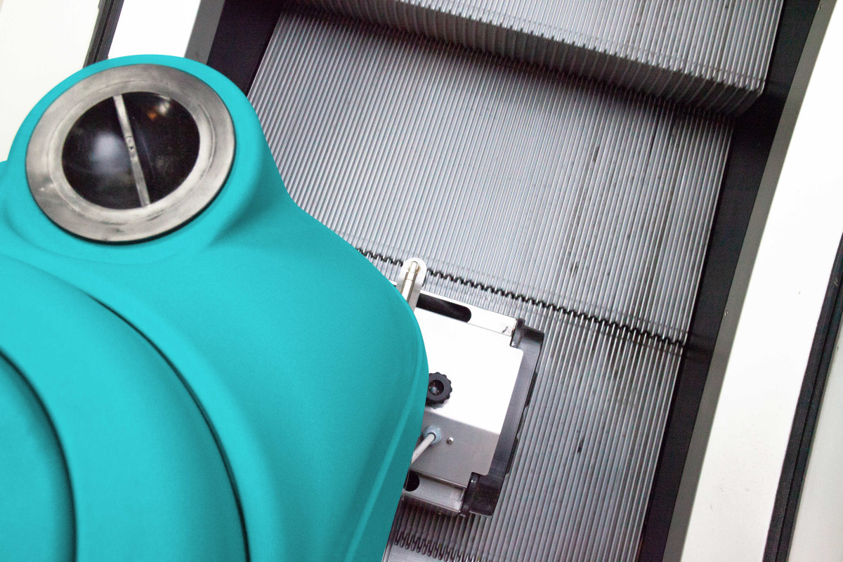 EC52 | AUTOLAVEUSE POUR ESCALATORS ET TAPIS ROULANTS Autolaveuse - Balayeuse