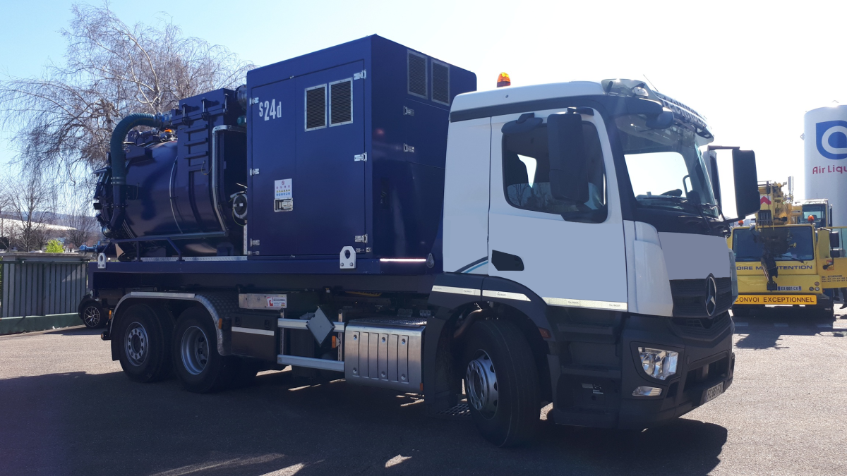 Aspirateur industriel sur mesure avec système  AMPLIROLLS et options refoulement Aspiration