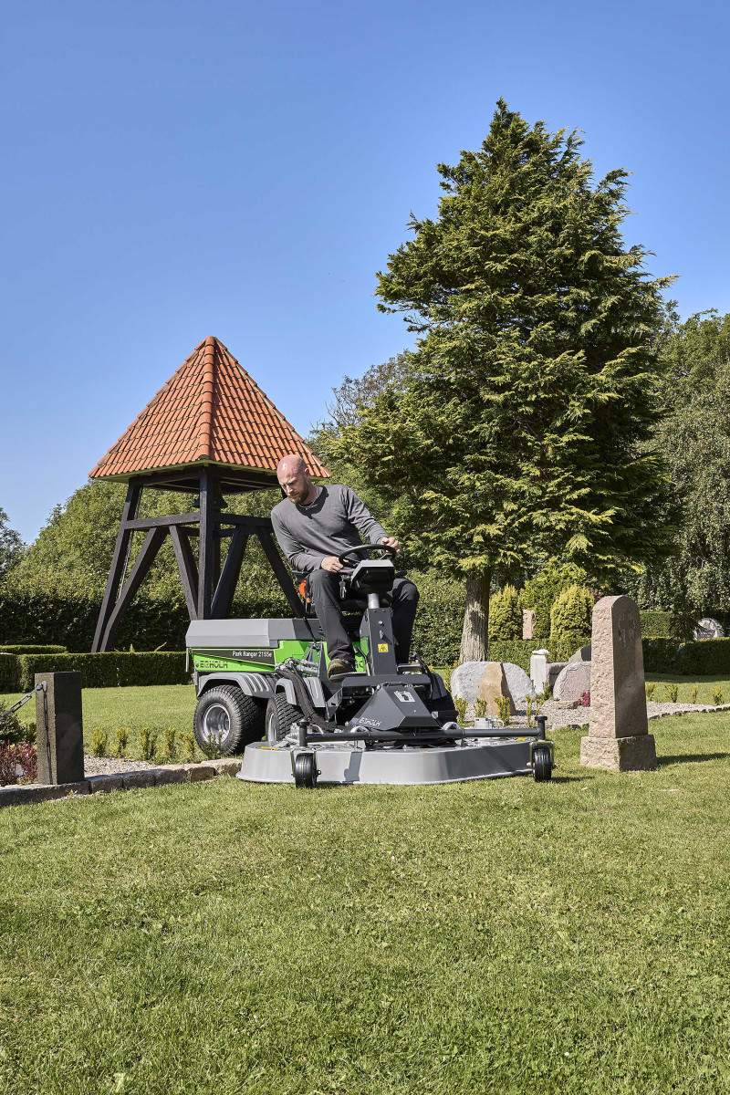 PORTE-OUTILS PARK RANGER 2155E 100% électrique Balayeuses de voirie